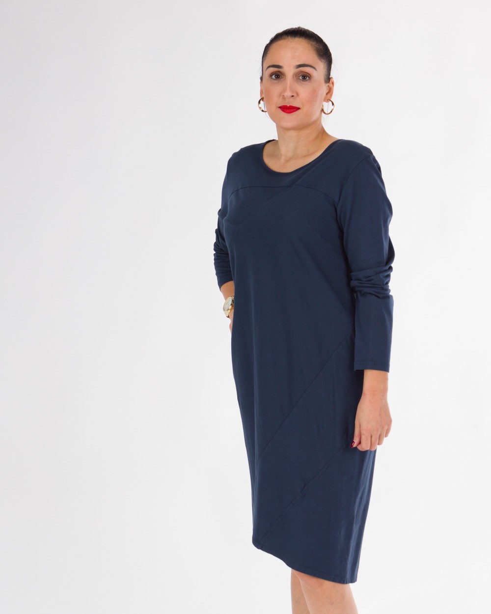 Forema-Asymmetro-Me-Diakosmitikes-Rafes-Blue-Bodyform-3