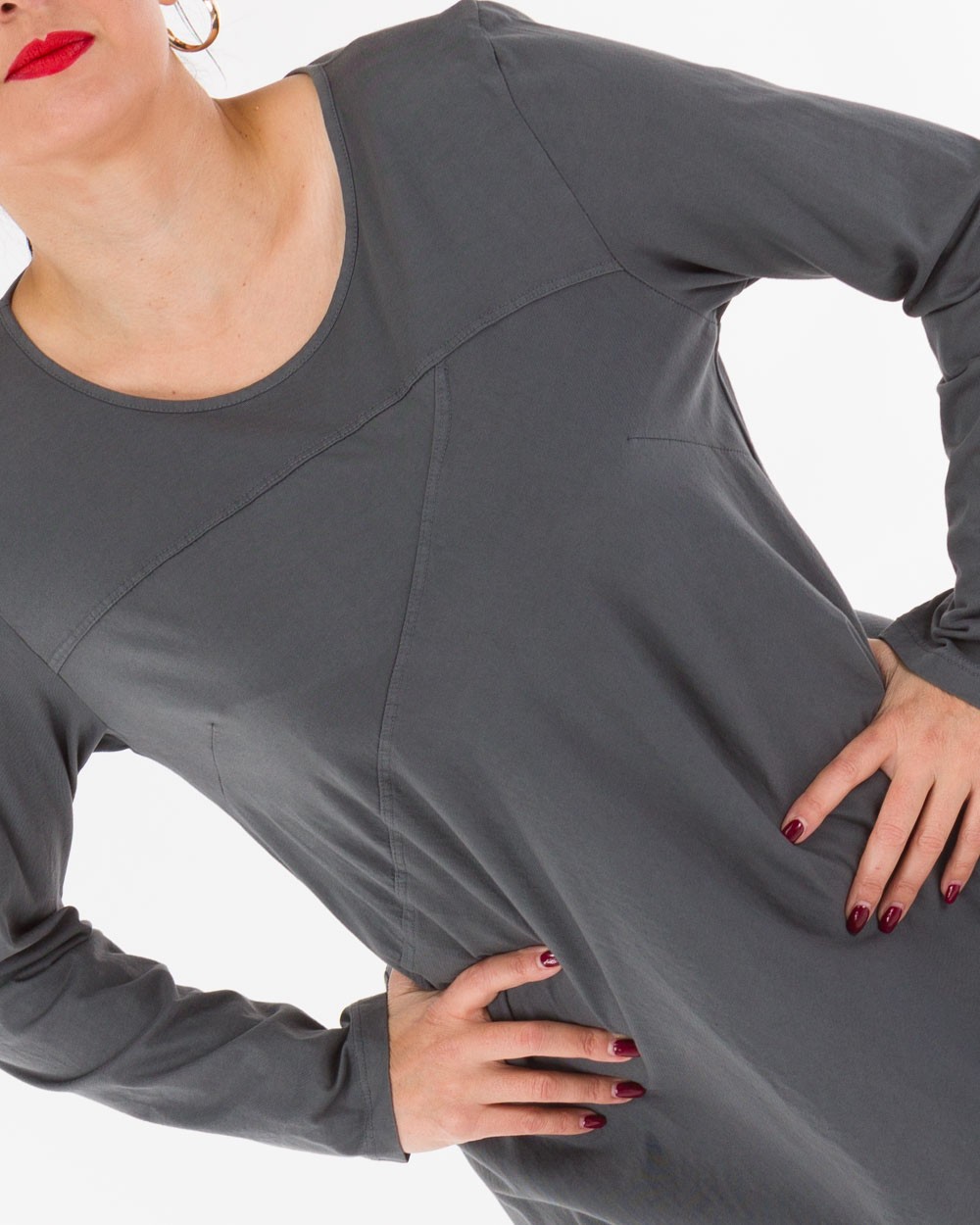 Forema-Asymmetro-Me-Diakosmitikes-Rafes-Gray-Bodyform-1