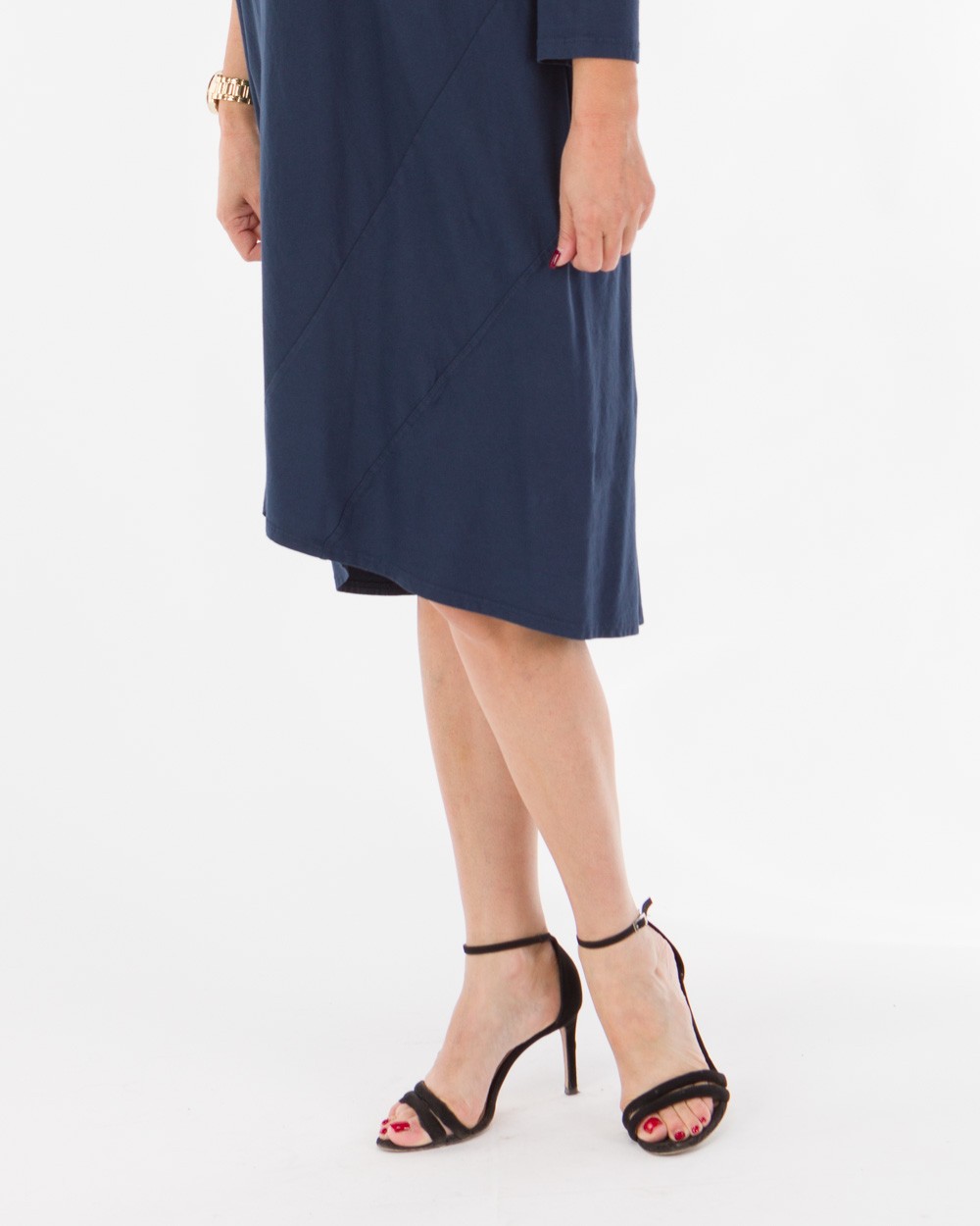 Forema-Asymmetro-Me-Diakosmitikes-Rafes-Blue-Bodyform-2