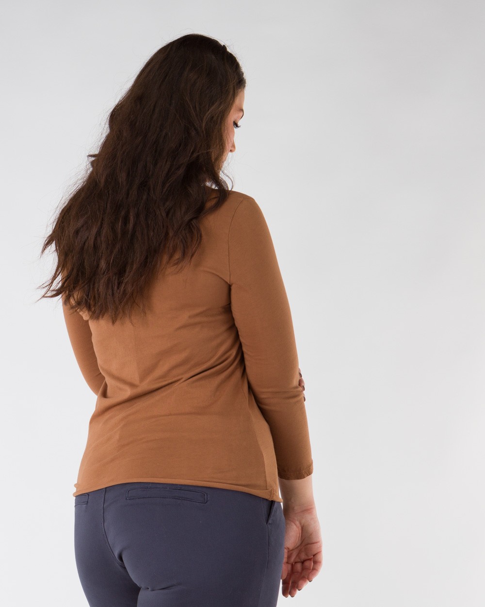 Blouza-Yfasmatini-Elastiki-Me-Anoigma-Brosta-Tamba-Bodyform-4