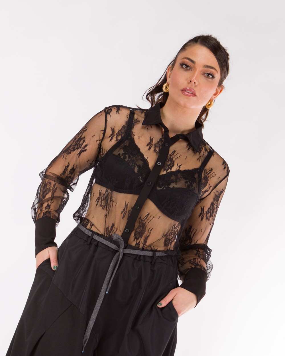 Poukamiso-Diafaneia-Me-Schedia-Black-Bodyform-1
