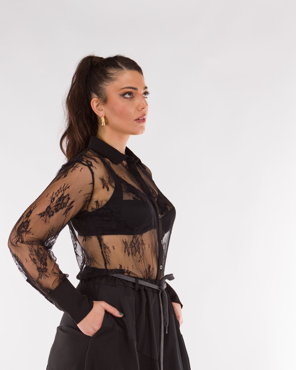 Poukamiso-Diafaneia-Me-Schedia-Black-Bodyform-2