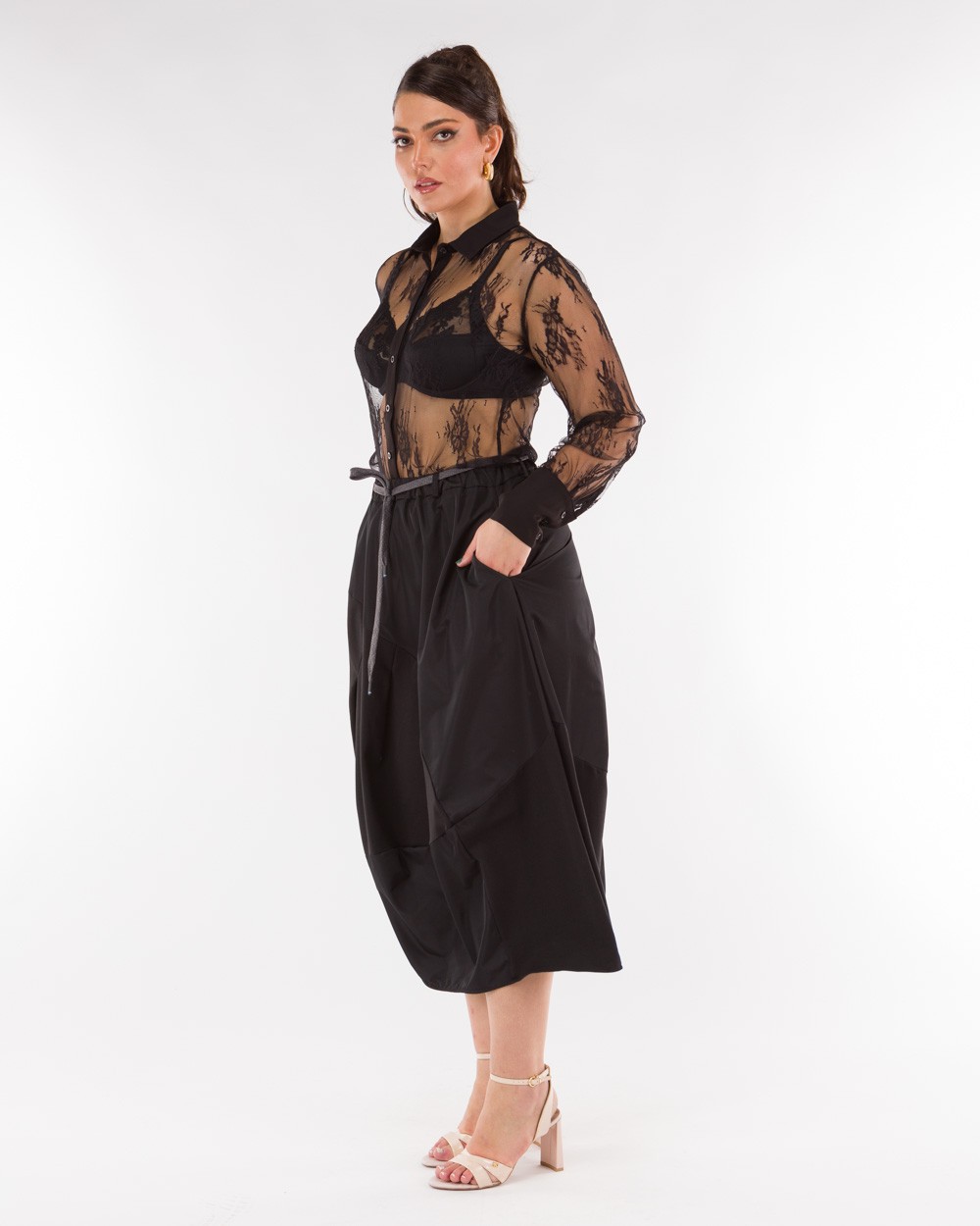 Poukamiso-Diafaneia-Me-Schedia-Black-Bodyform-3