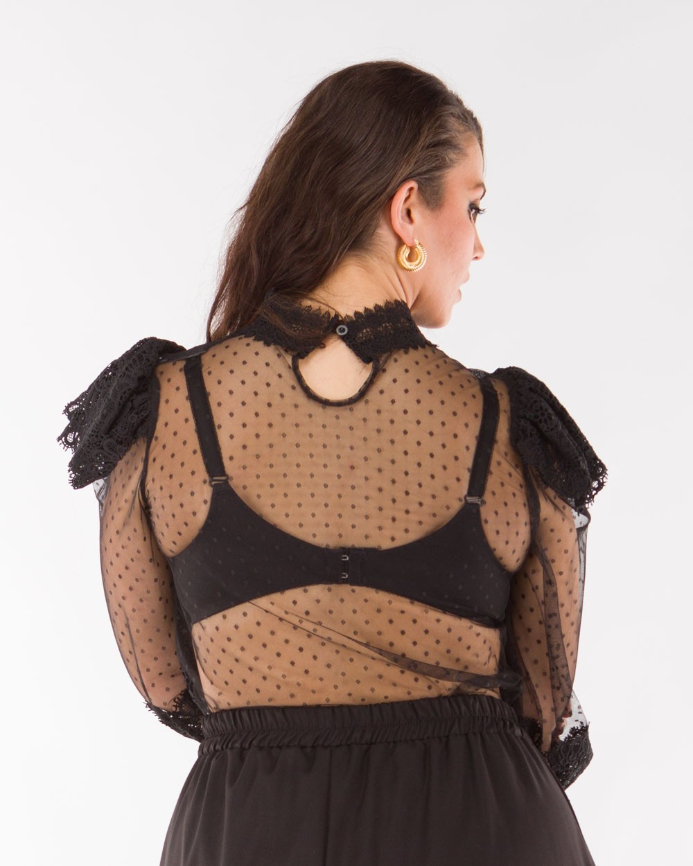 Blouza-Me-Leptomereies-Apo-Dantela-Black-Bodyform-4