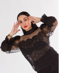 Blouza-Me-Leptomereies-Apo-Dantela-Black-Bodyform-5