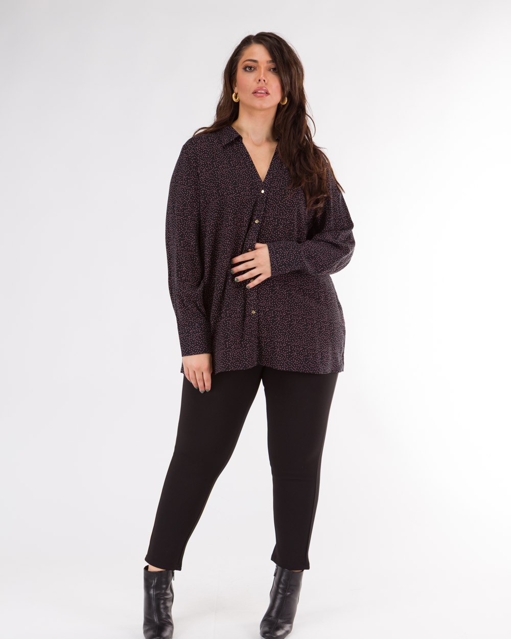 Kolan-Me-Lasticho-Stin-Mesi-Kai-Leptomereies-Stin-Tsepi-Black-Bodyform-1