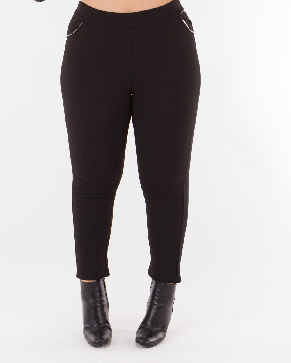 Kolan-Me-Lasticho-Stin-Mesi-Kai-Leptomereies-Stin-Tsepi-Black-Bodyform-4