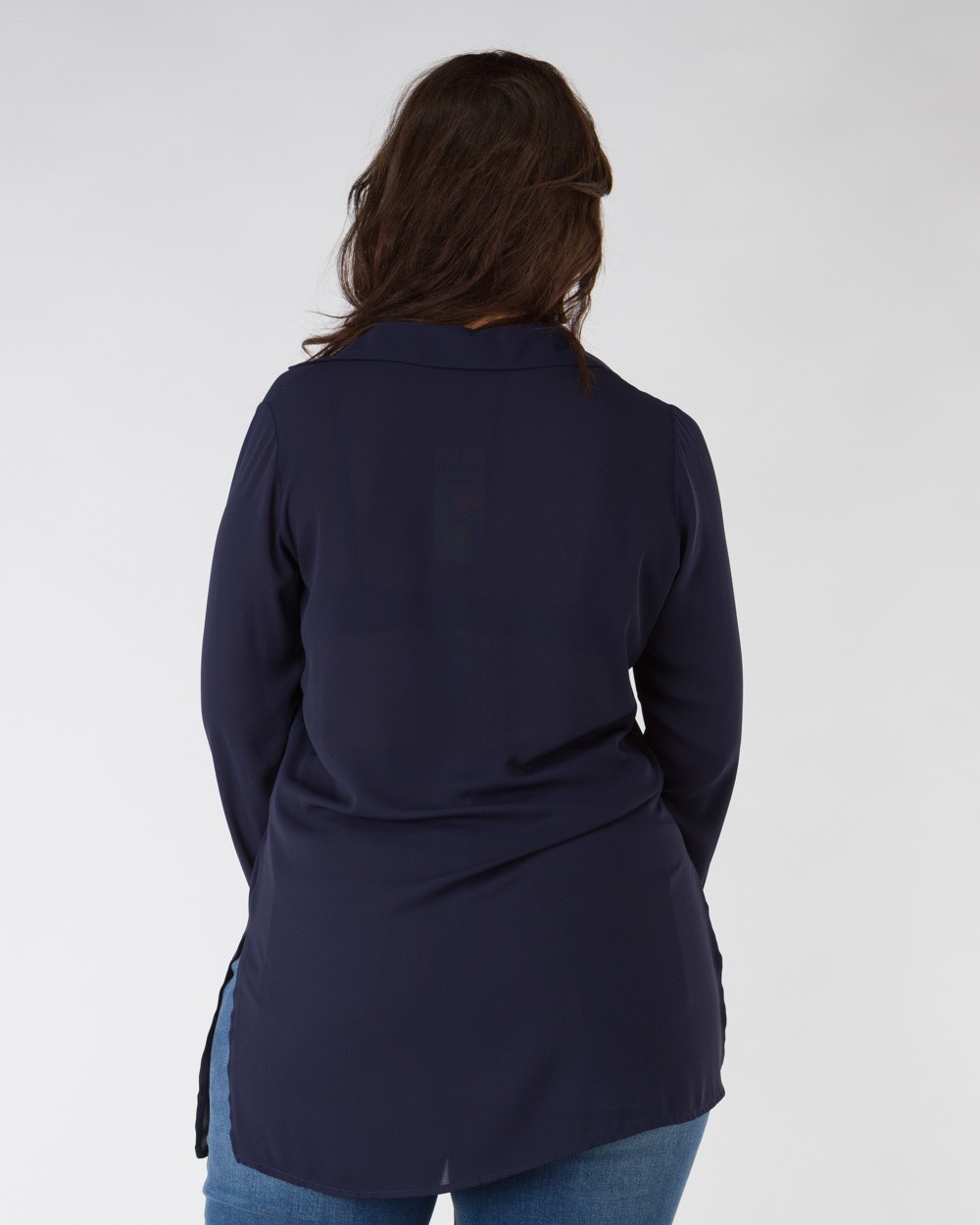 Poukamiso-Me-Tsepes-Sto-Stithos-Mple-Bodyform-3
