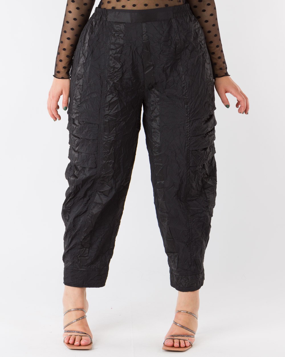 Panteloni-Typou-Parachute-Me-Opsi-Tsalakomenou-Mauro-Bodyform-2