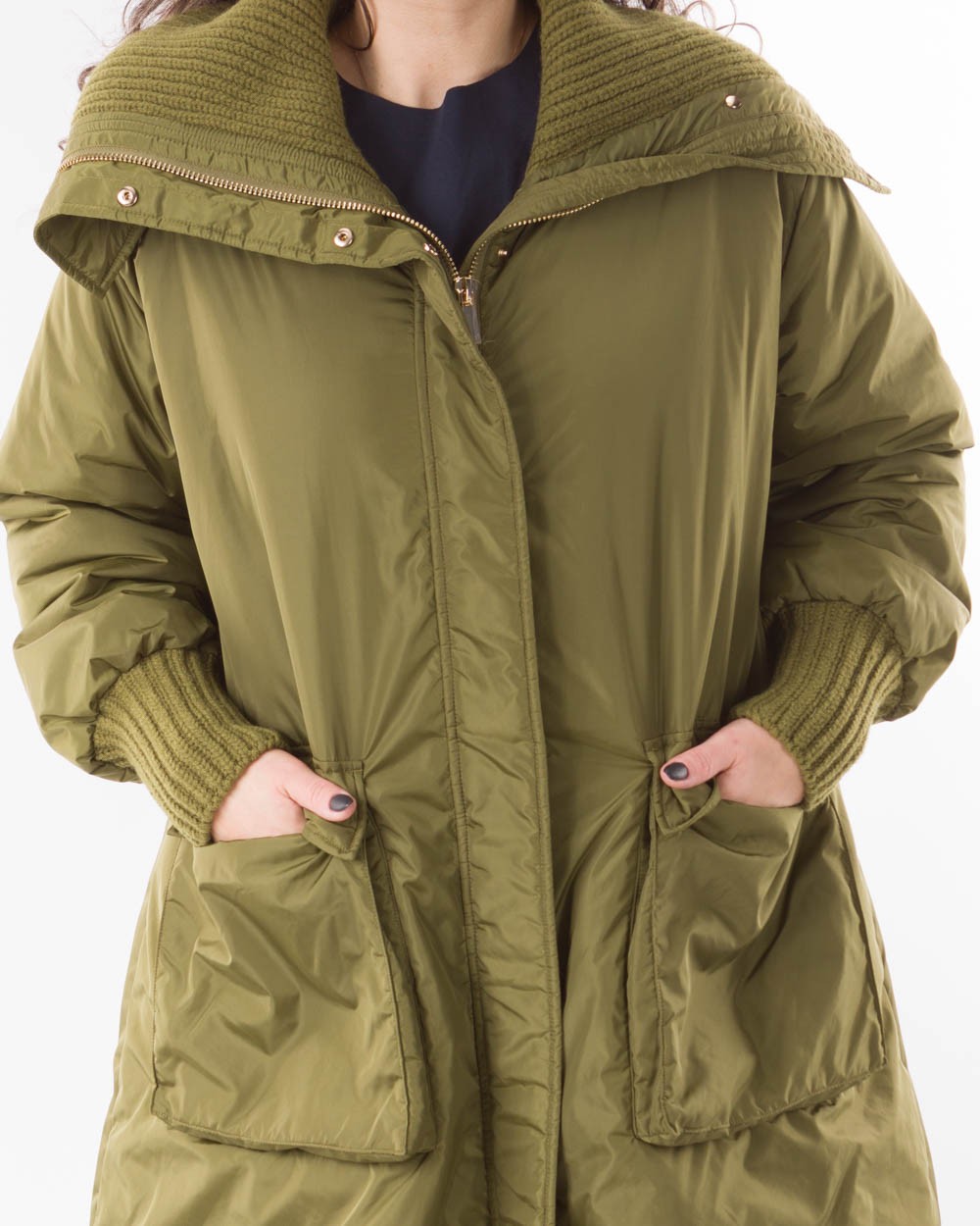 Boufan-Puffer-Monochromo-Se-Alfa-Grammi-Ladi-Bodyform-3