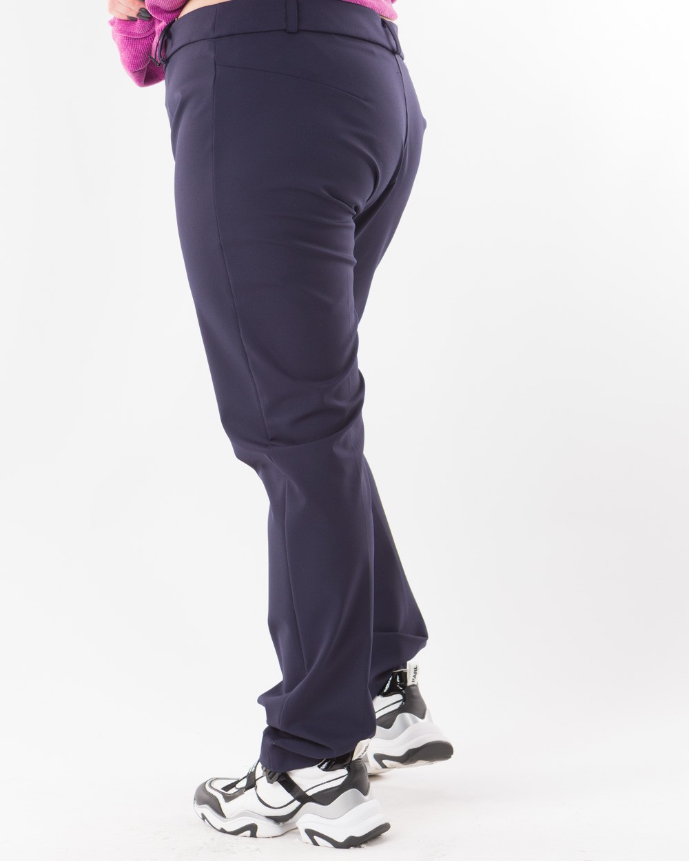 Panteloni-Yfasmatino-Chinos-Me-Thilykia-Gia-Zoni-Mple-Bodyform-4