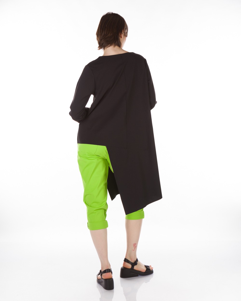 mplouza-makria-asymmetri-apo-tin-mia-pleura-mauro-bodyform-53132-714500_53218515021_1480