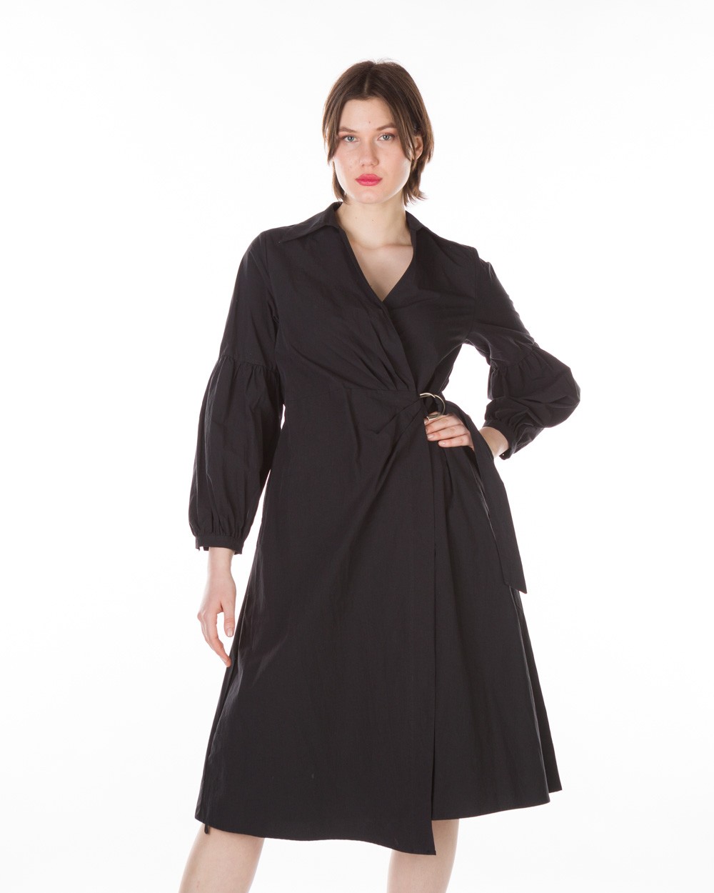 Epanofori-forema-se-stul-fakelos-me-fouskota-manikia-sto-teleioma-tous-mauro-bodyform-3-230006-202950_2279