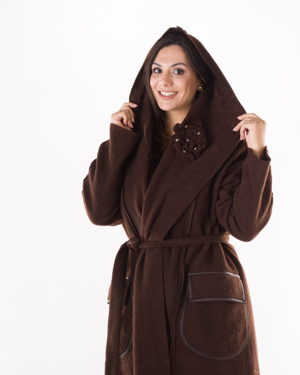 Χειμωνιάτικο Μάλλινο Καφέ Παλτό Με Μεγάλο Γιακά Και λεπτομέρειες στο πλάι