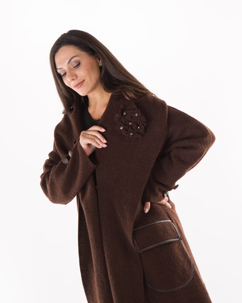 Χειμωνιάτικο Μάλλινο Καφέ Παλτό Με Μεγάλο Γιακά Και λεπτομέρειες στο πλάι