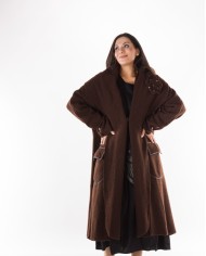 Χειμωνιάτικο Μάλλινο Καφέ Παλτό Με Μεγάλο Γιακά Και λεπτομέρειες στο πλάι