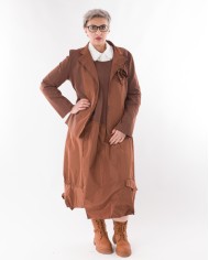 Σακάκι Με Συνδυασμό Υφασμάτων Και Λεπτομέρεια Τριαντάφυλλο