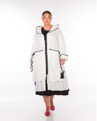 Καπαρντίνα Με Συνδυασμό Υφασμάτων Και Ιδιαίτερο Σχέδιο