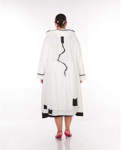 Καπαρντίνα Με Συνδυασμό Υφασμάτων Και Ιδιαίτερο Σχέδιο