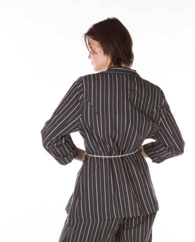 Ριγέ Καλοκαιρινό Σακάκι Με Λουλούδι Στο Πέτο