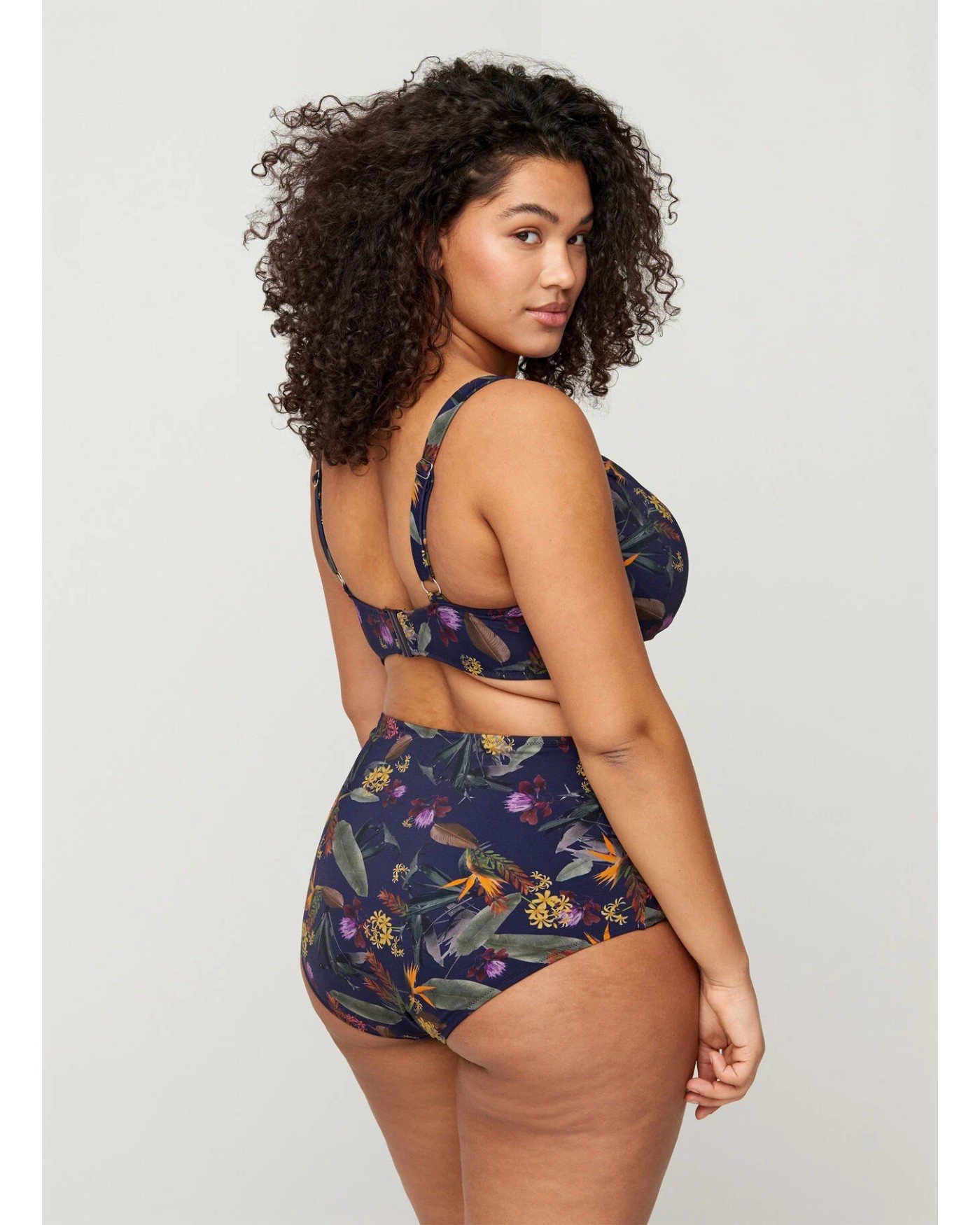 Ψηλόμεσο Σλιπ Μπικίνι Με Φλοράλ Τύπωμα