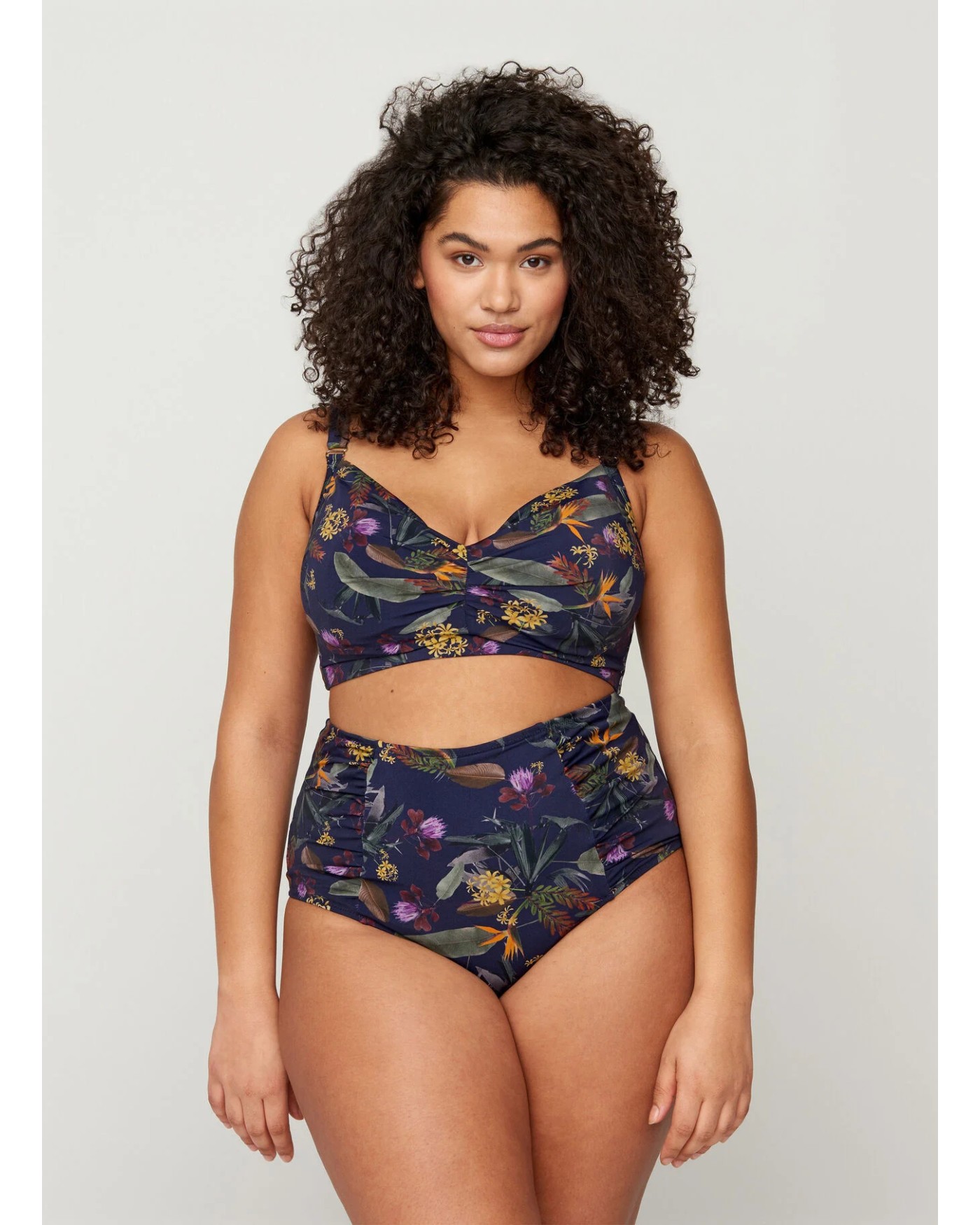 Ψηλόμεσο Σλιπ Μπικίνι Με Φλοράλ Τύπωμα